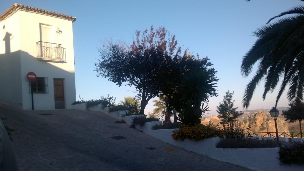 Casas Azahar-Alucema Guest House Zahara De La Sierra Luaran gambar