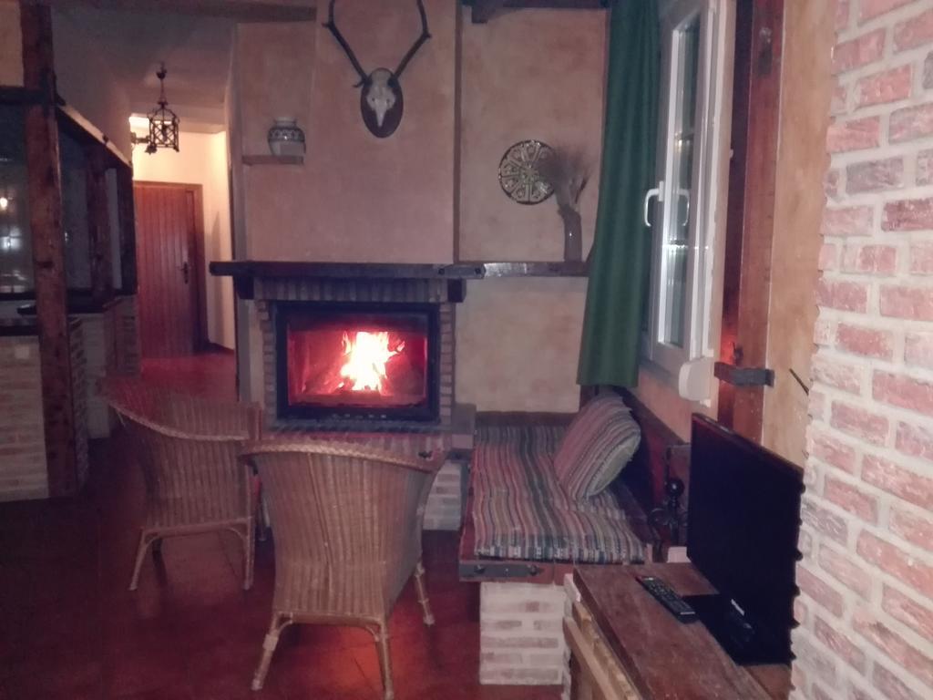 Casas Azahar-Alucema Guest House Zahara De La Sierra Luaran gambar
